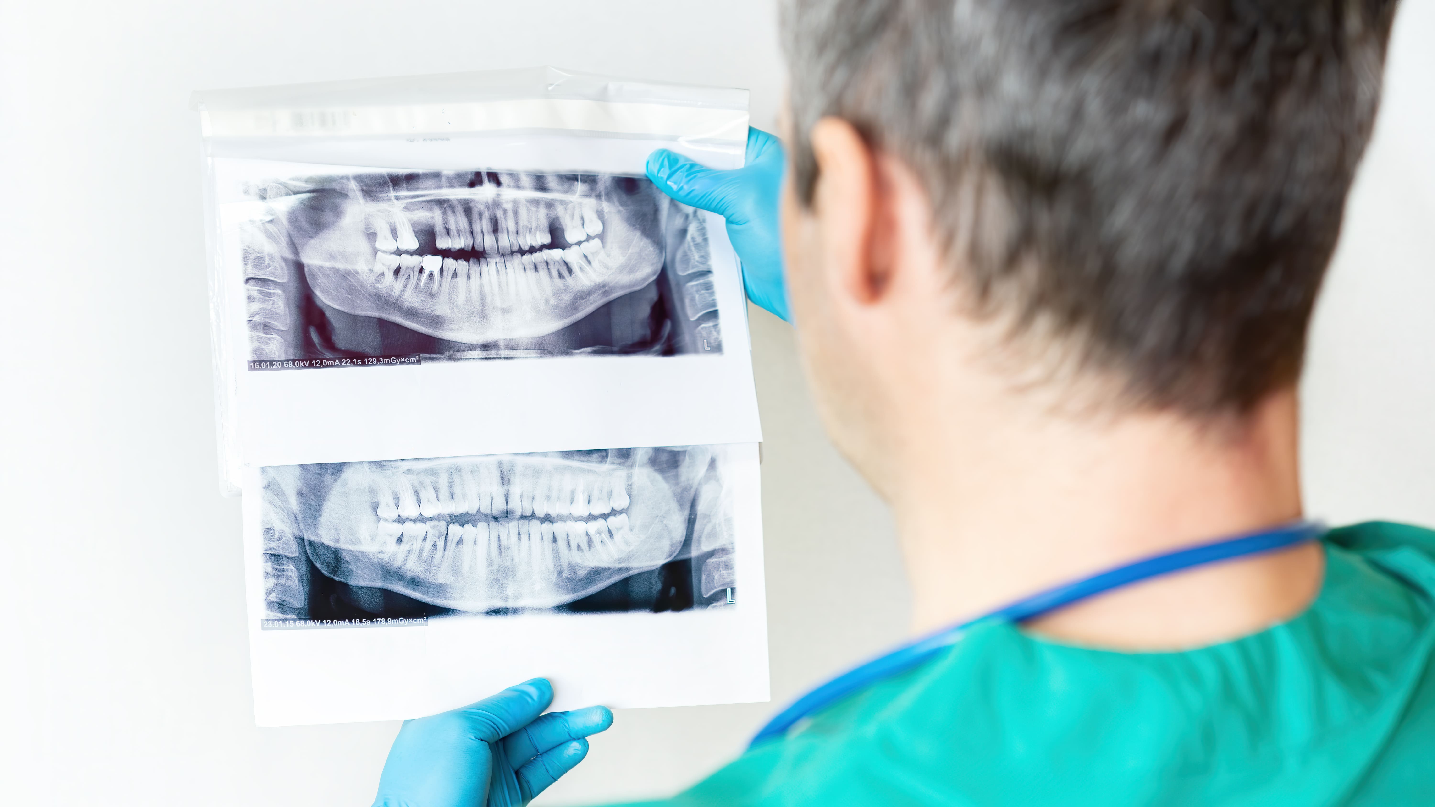 salario de un cirujano maxilofacial