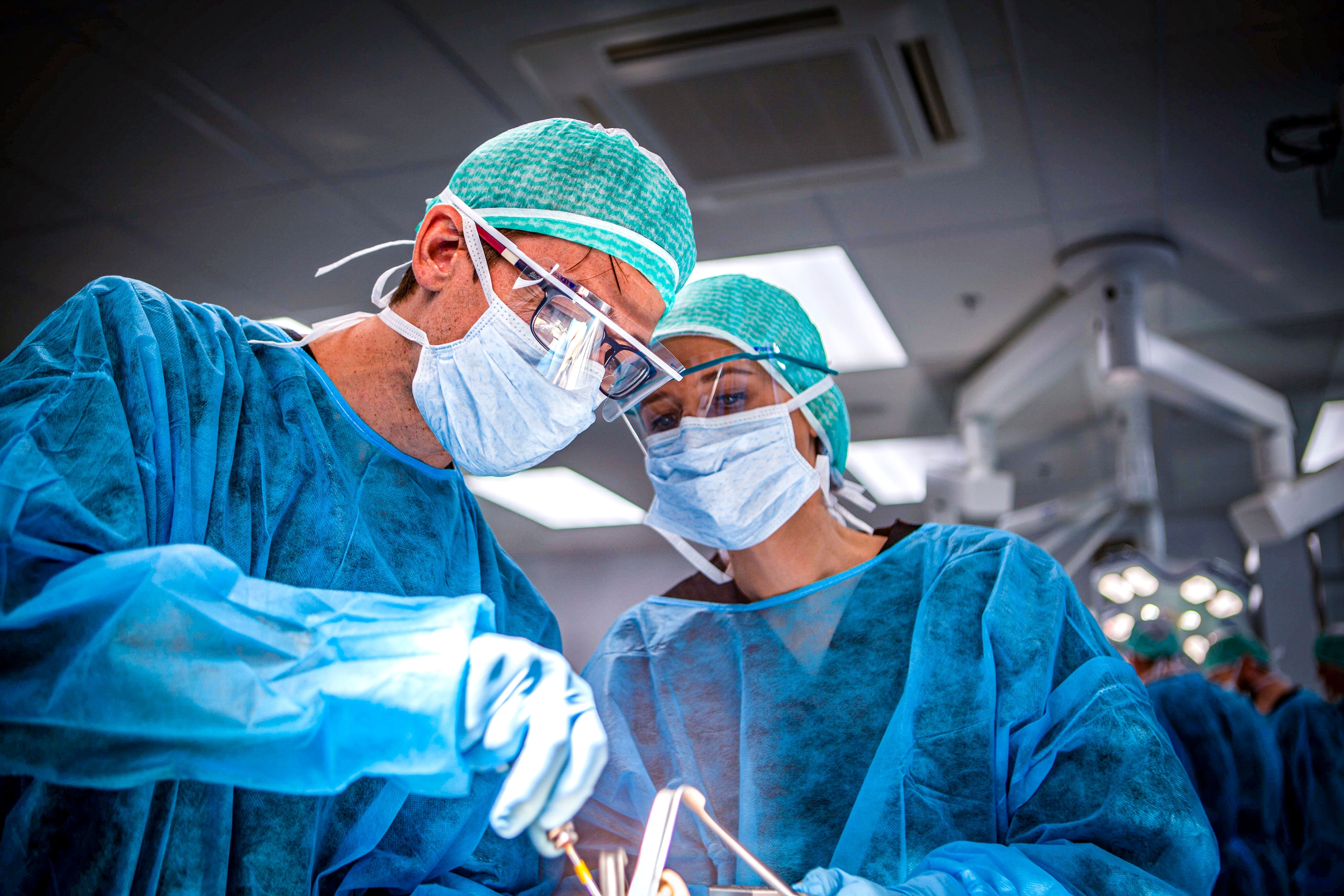 Dónde trabaja un cirujano maxilofacial
